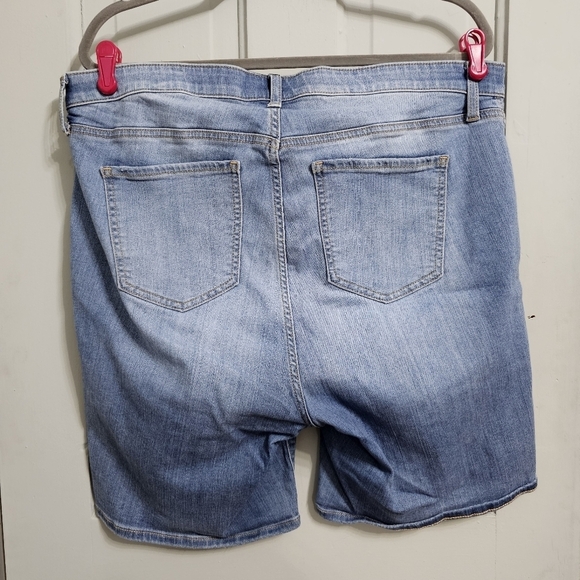 Torrid Sky High Skinny Premium Stretch Short - Picture 6 of 10